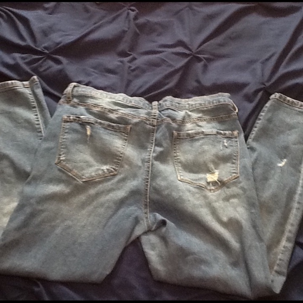 Ripped jeans - Picture 2 of 2